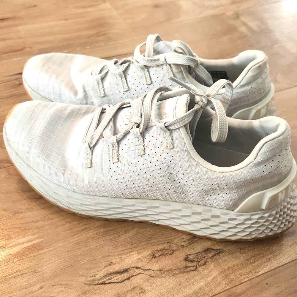 No Bull sneaker size 9